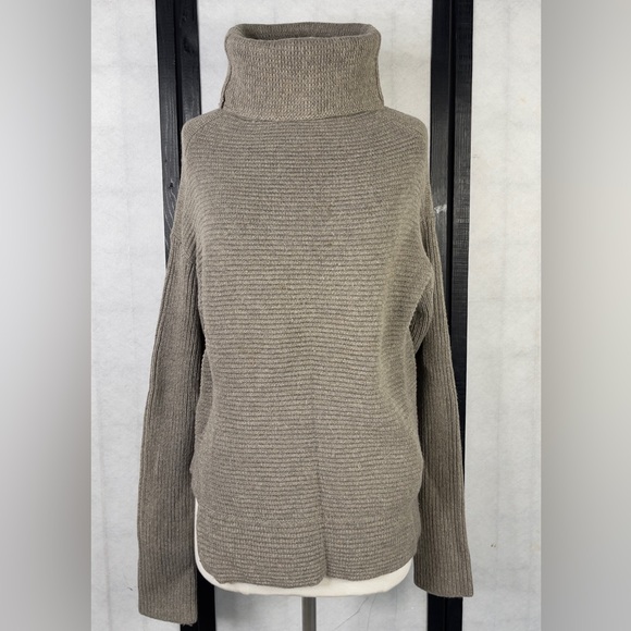 Babaton Sweaters - Babaton Taupe Knit Pullover sweater M